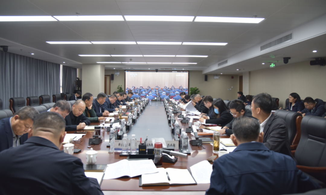 陜鋼集團(tuán)黨委理論學(xué)習(xí)中心組學(xué)習(xí)中央經(jīng)濟(jì)工作會議精神、陜西省委十四屆五次全會暨省委經(jīng)濟(jì)工作會議精神