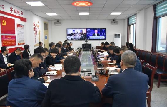 統(tǒng)一思想 凝聚共識 尋找差距 加壓奮進為決勝全年總目標(biāo)而努力奮斗—龍鋼集團召開11月份經(jīng)營分析會