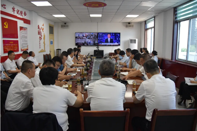 迎新筑夢啟新程 薪火相傳共奮進——龍鋼集團公司召開新入職大學生座談會
