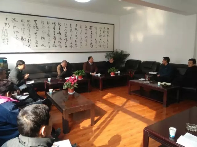 龍鋼集團黨政領(lǐng)導春節(jié)收假第一天到西鋼、紅光物流公司檢查指導工作