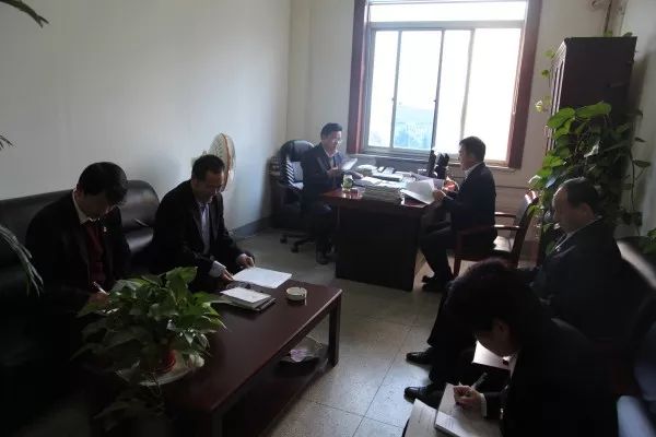 史明奇、劉志懿分別參加所在黨支部組織生活會