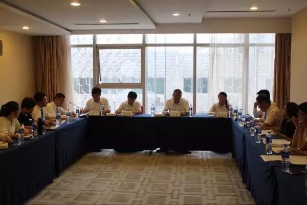 唐鑫到酒店管理公司開展“不忘初心、牢記使命”主題教育專題調(diào)研并講黨課