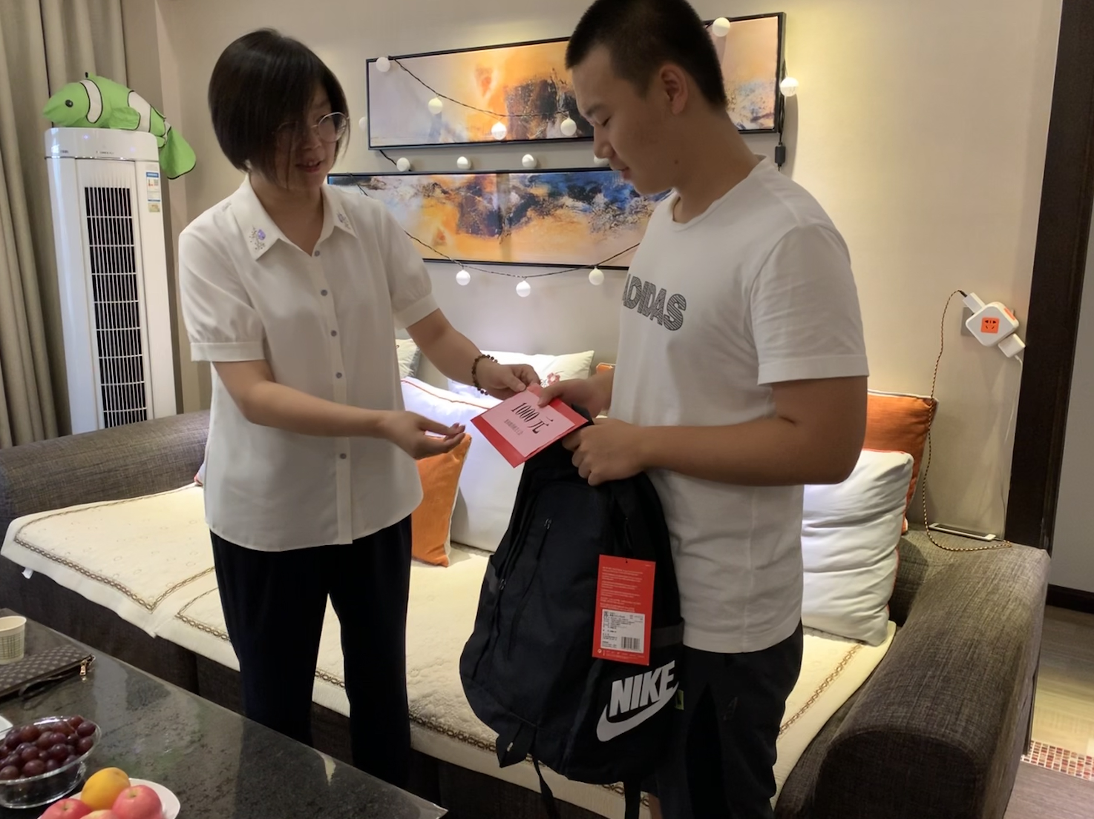 龍鋼集團金秋助學 為莘莘學子送關(guān)懷 龍鋼集團金秋助學 為莘莘學子送關(guān)懷