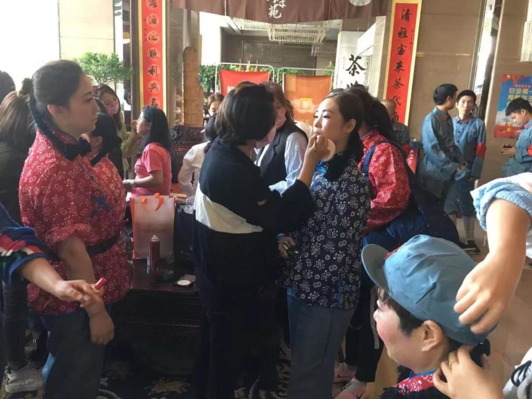 嘹亮的頌歌　深情的祝?！堜摷瘓F百人合唱節(jié)目側記