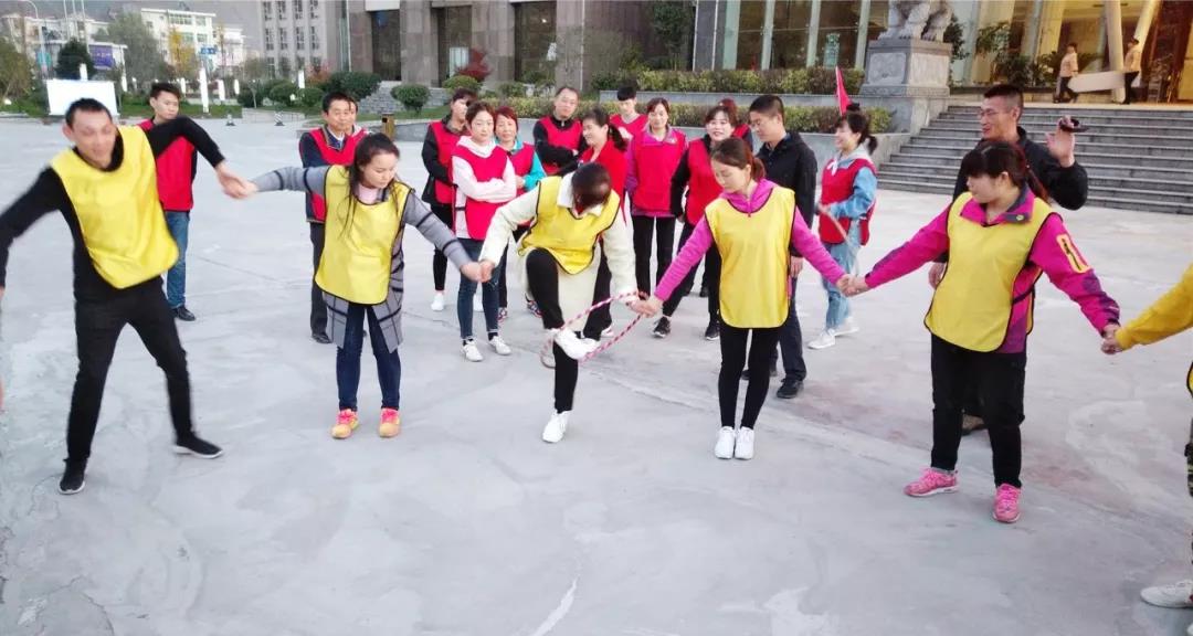 磨練意志，超越自我，凝聚團(tuán)隊(duì)，贏在執(zhí)行——酒店板塊開展2019年度員工素質(zhì)集訓(xùn)活動