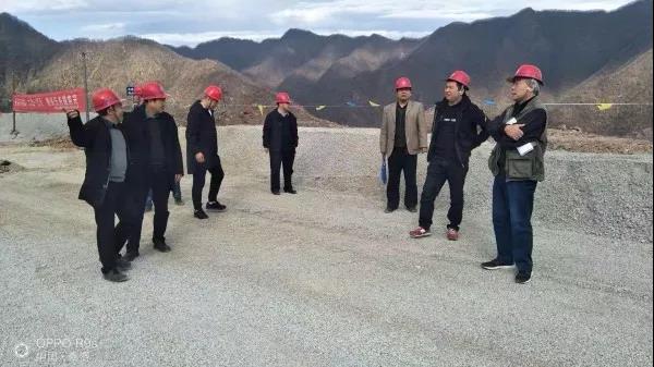 陜西省應(yīng)急管理廳組織專家對大西溝礦業(yè)公司二級安全生產(chǎn)標(biāo)準(zhǔn)化進行評審 陜西省應(yīng)急管理廳組織專家對大西溝礦業(yè)公司二級安全生產(chǎn)標(biāo)準(zhǔn)化進行評審