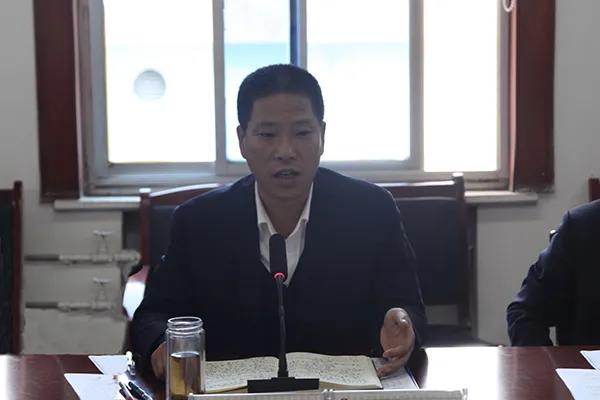 龍鋼集團(tuán)召開(kāi)9月份經(jīng)濟(jì)運(yùn)行分析暨三季度追趕超越點(diǎn)評(píng)會(huì)